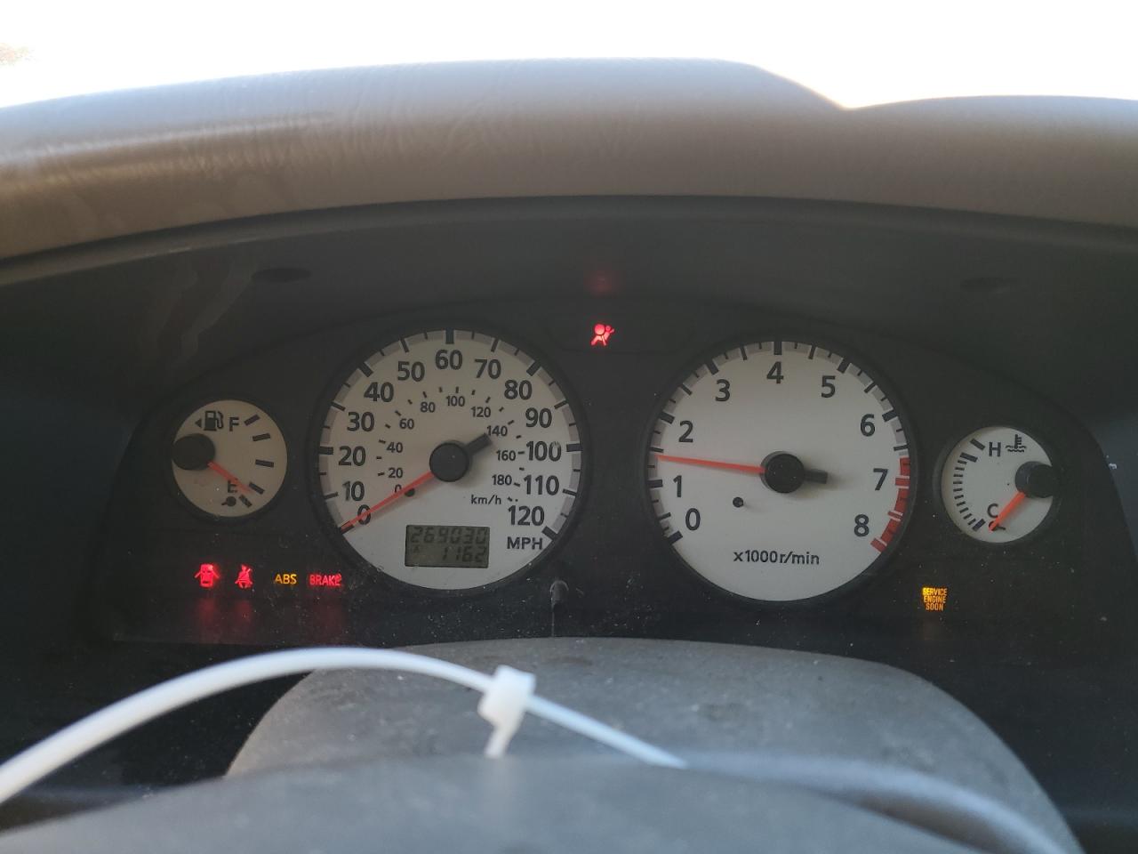 2002 Nissan Pathfinder - Image 9