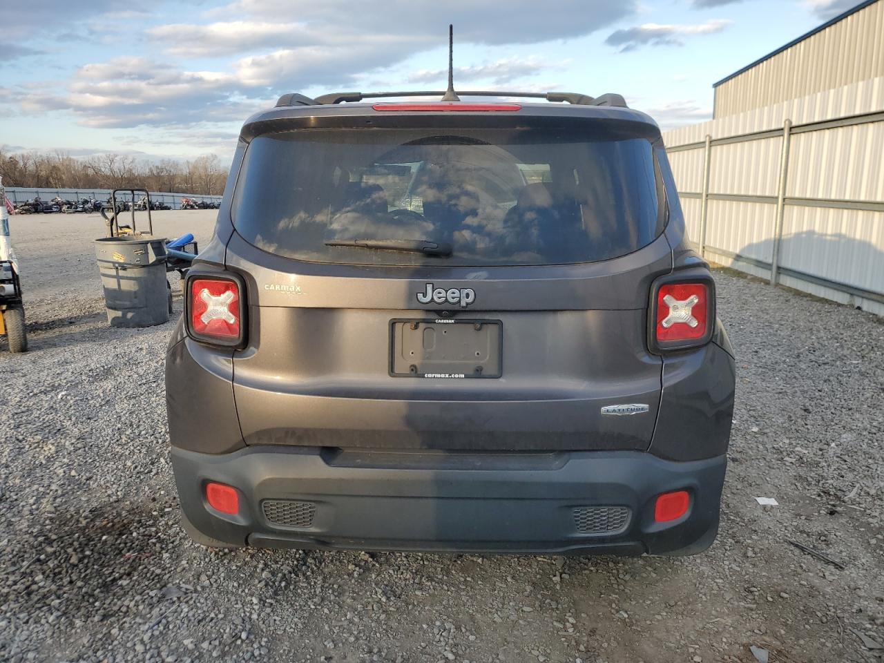 2017 Jeep Renegade - Image 6