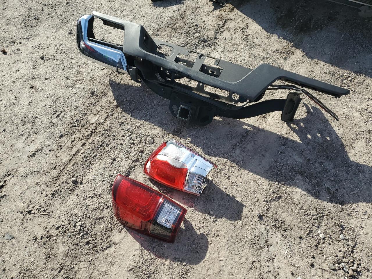 2018 Toyota Tacoma - Image 12