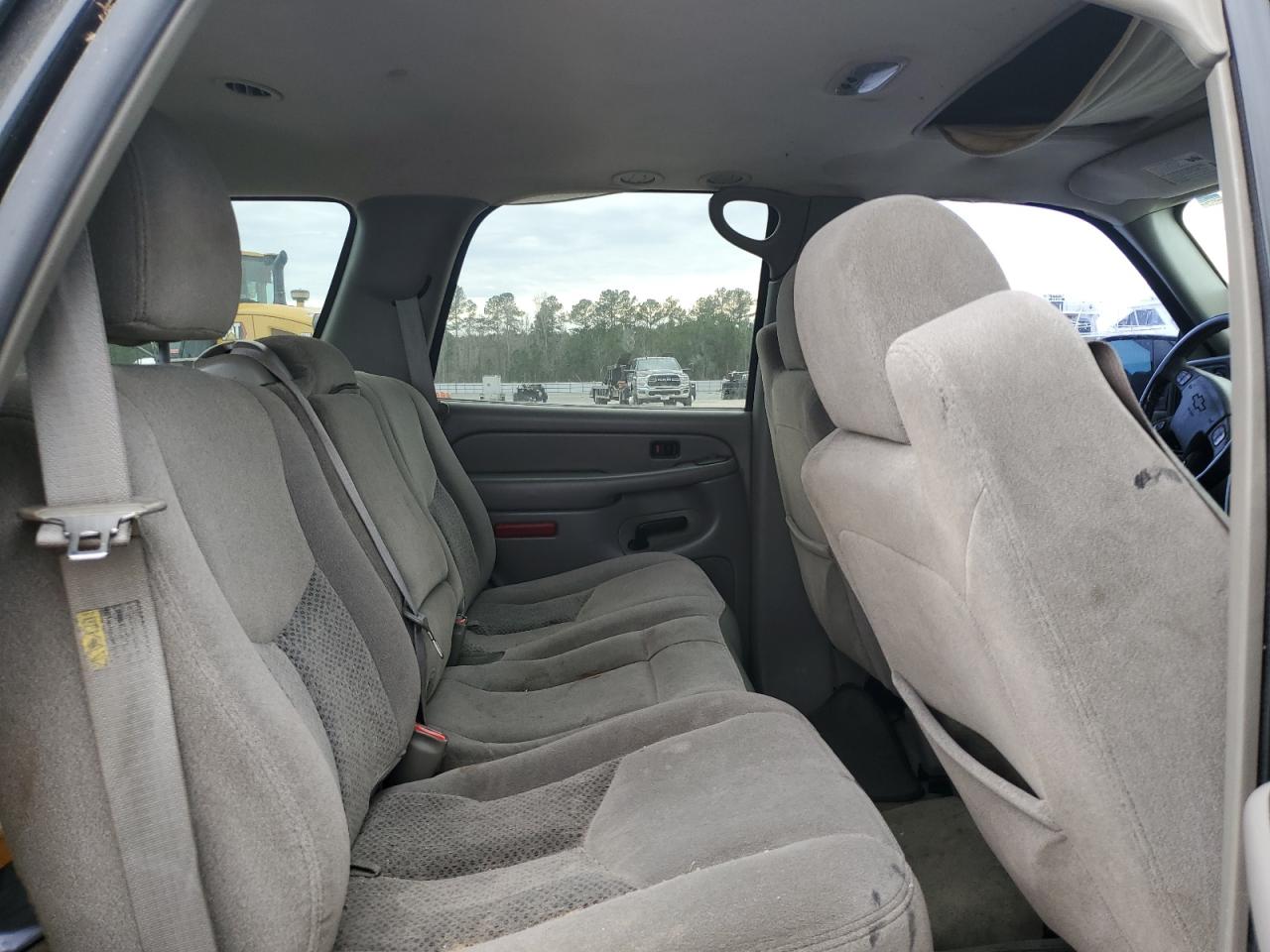 2005 Chevrolet Tahoe - Image 11