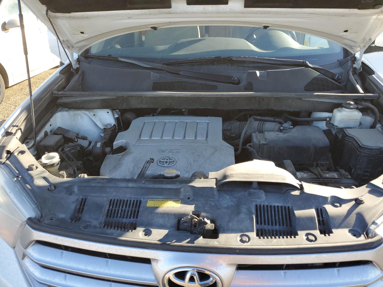 2011 Toyota Highlander - Image 13