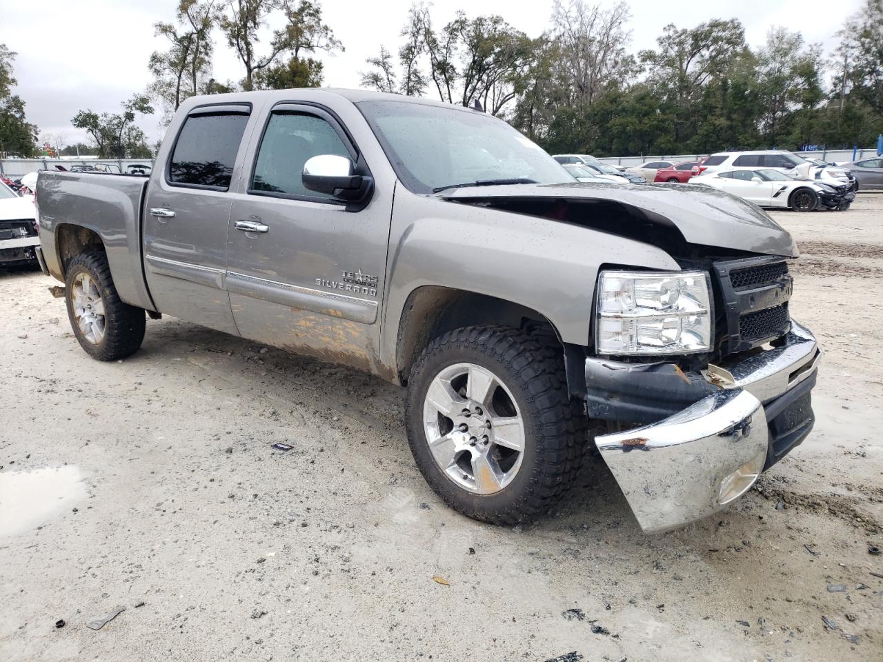 2013 Chevrolet Silverado - Image 4