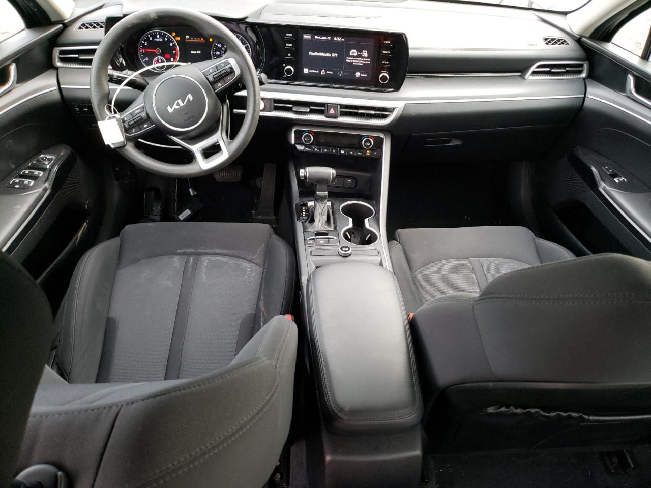 2023 Kia K5 - Image 8
