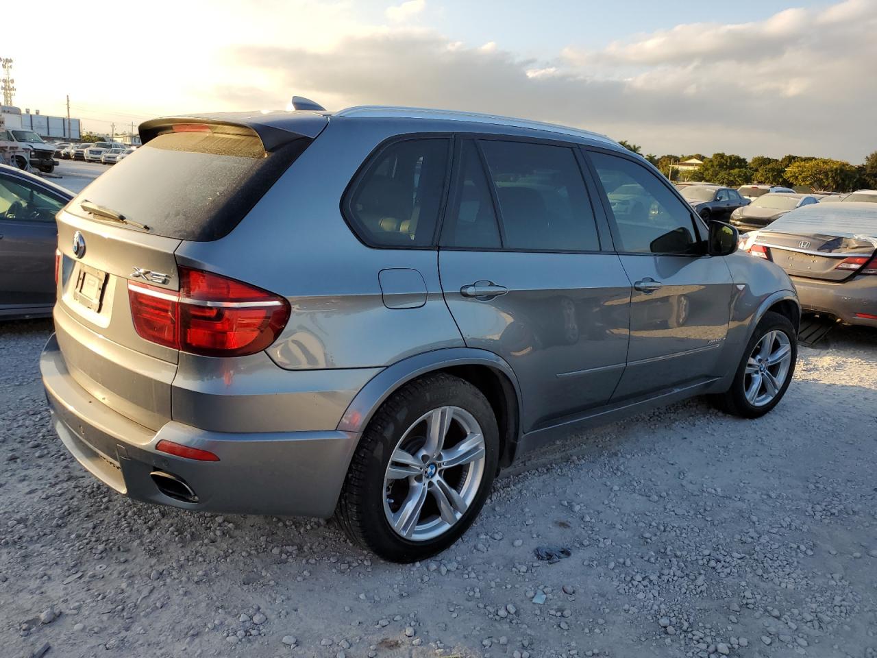 VIN 5UXZV8C54D0C16830 2013 BMW X5 no.3