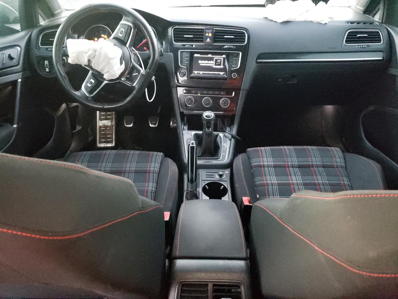 2015 Volkswagen GTI - Image 8