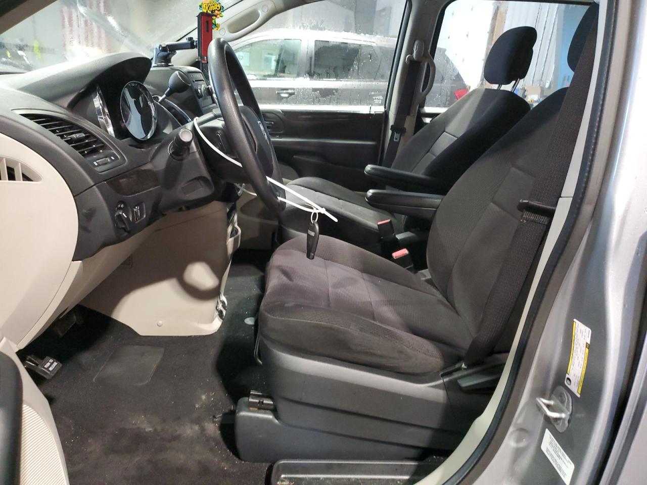 2014 Dodge Caravan - Image 7