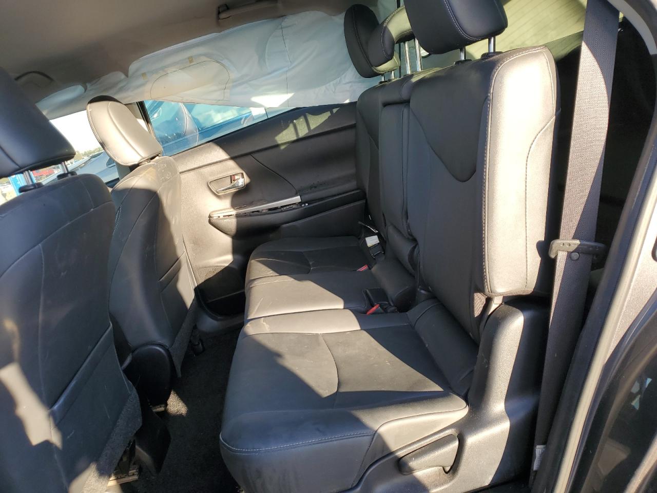 2015 Toyota Prius - Image 12