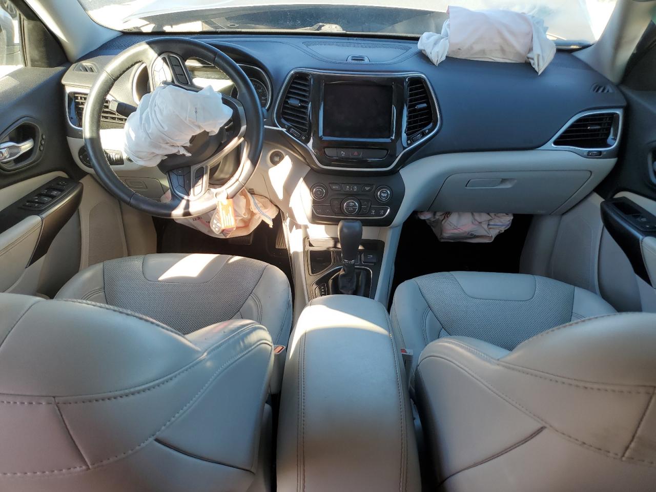 2019 Jeep Cherokee - Image 8