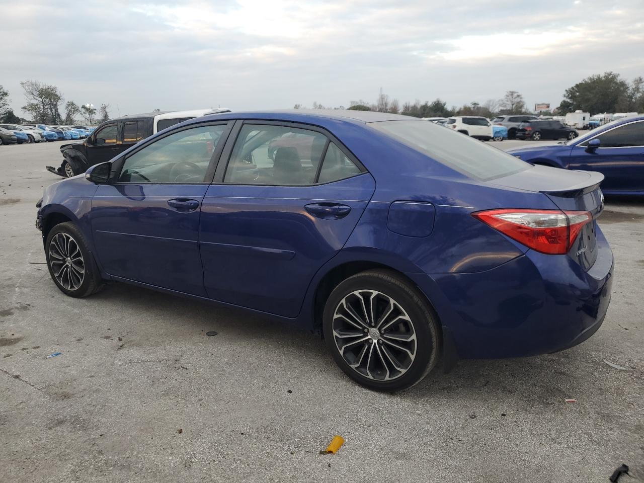 VIN 2T1BURHE3GC533963 2016 TOYOTA COROLLA no.2