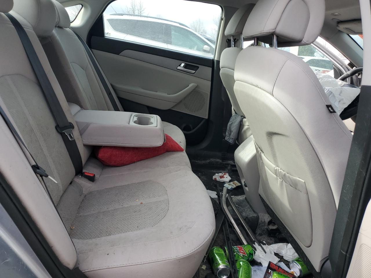2016 Hyundai Sonata - Image 10