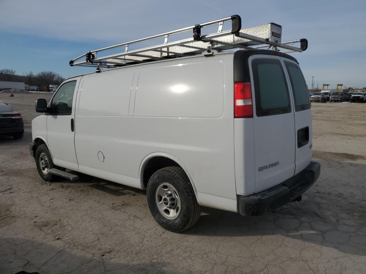 2018 GMC Savana - Image 2