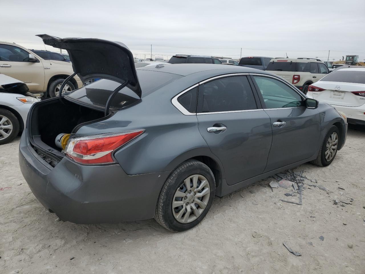 2015 Nissan Altima - Image 3