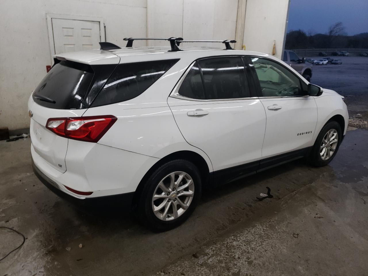 VIN 2GNAXJEV1J6270798 2018 CHEVROLET EQUINOX no.3