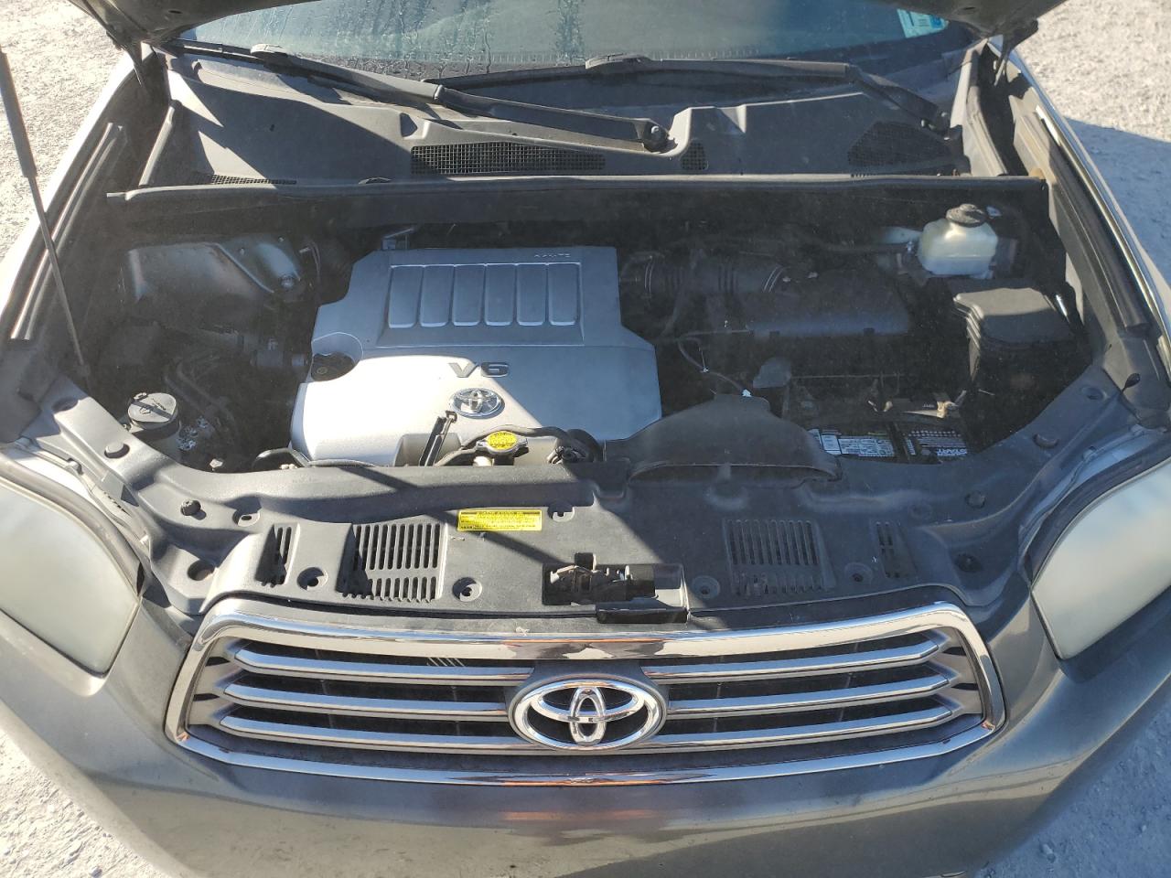 2010 Toyota Highlander - Image 12