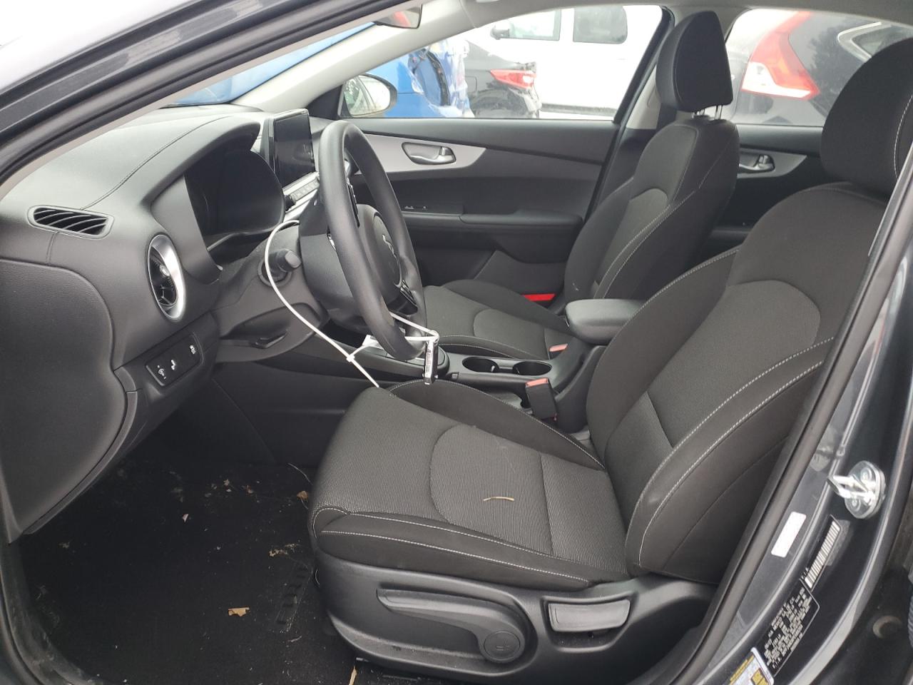 2023 Kia Forte - Image 7