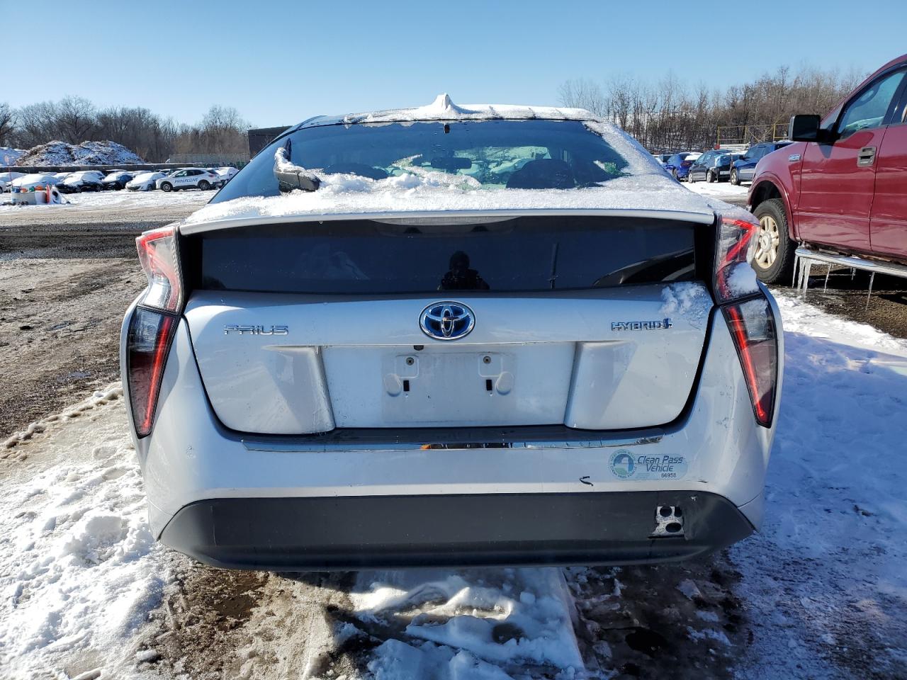 2016 Toyota Prius - Image 6