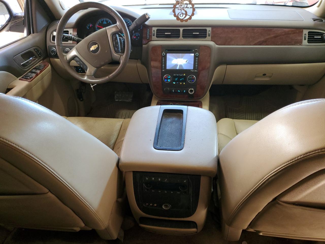 2014 Chevrolet Suburban - Image 8