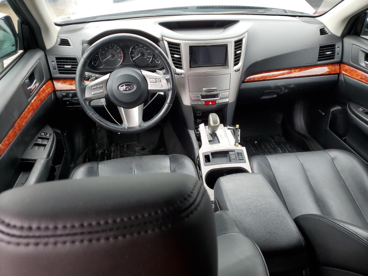 2011 Subaru Outback - Image 8
