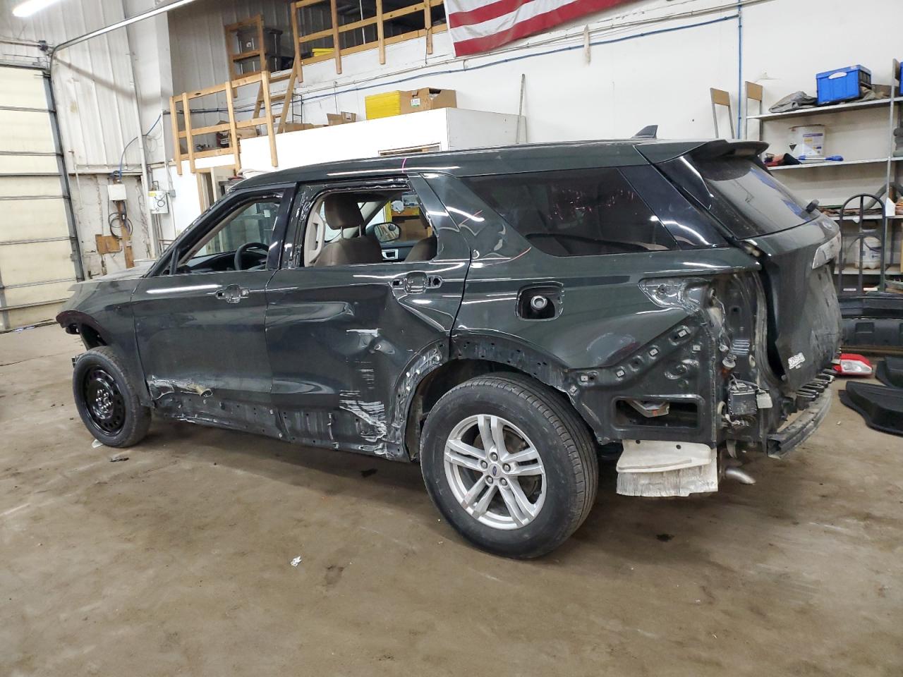 2022 Ford Explorer - Image 2