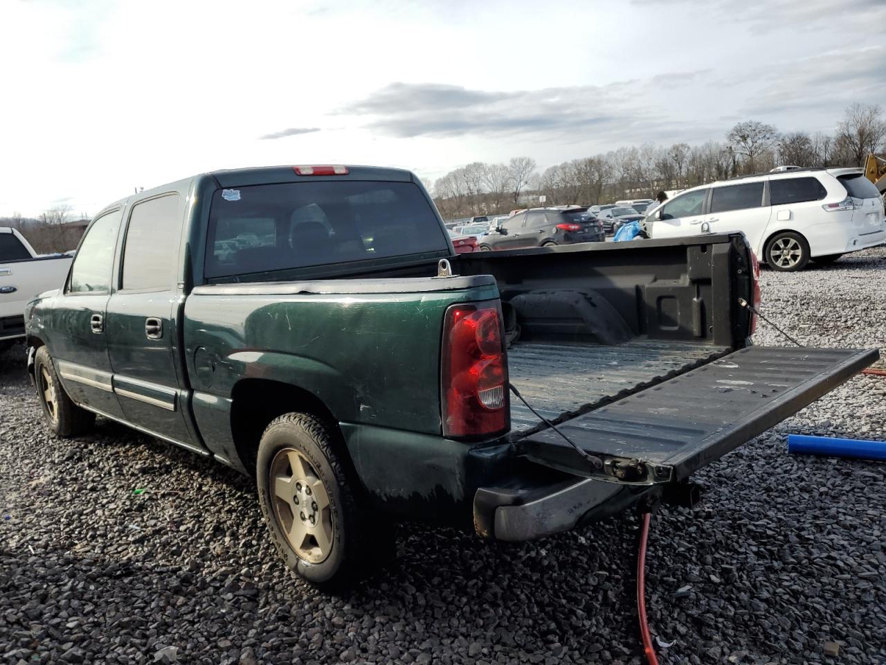 2005 Chevrolet Silverado - Image 2
