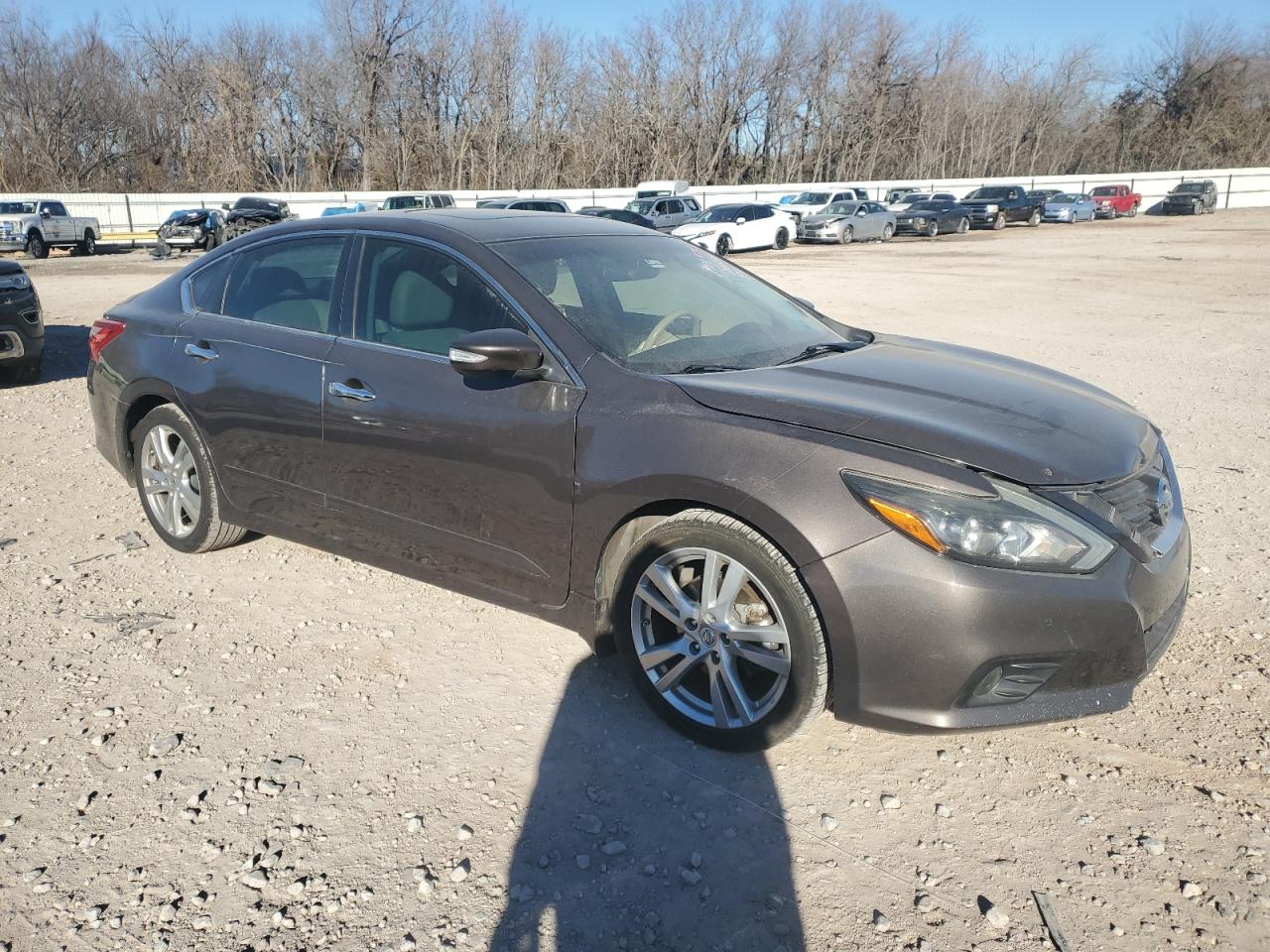 2016 Nissan Altima - Image 4