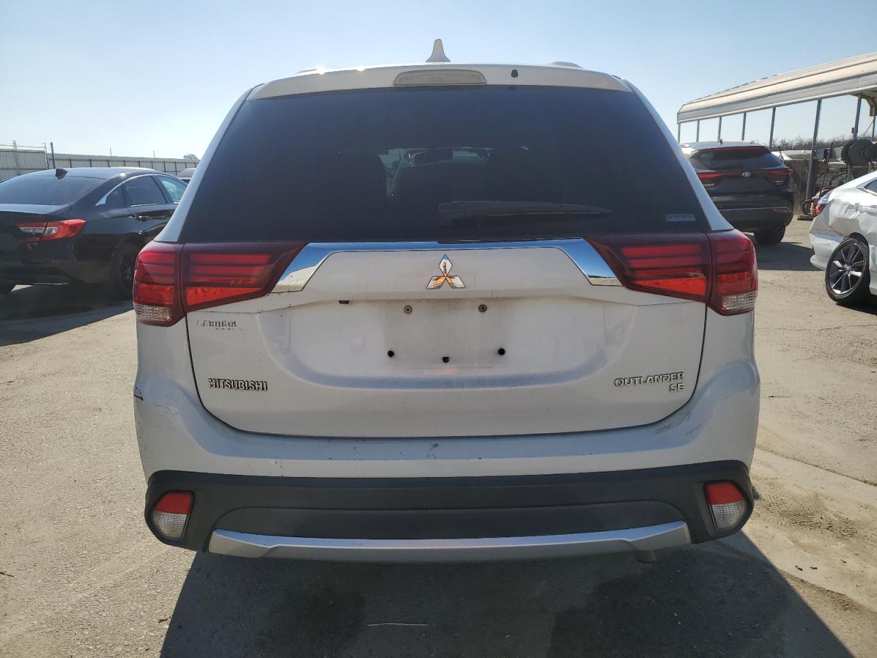 2018 Mitsubishi Outlander - Image 6
