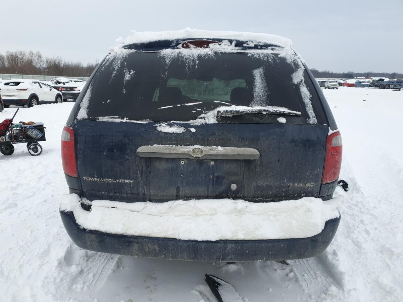 2004 Chrysler Town & Country - Image 6