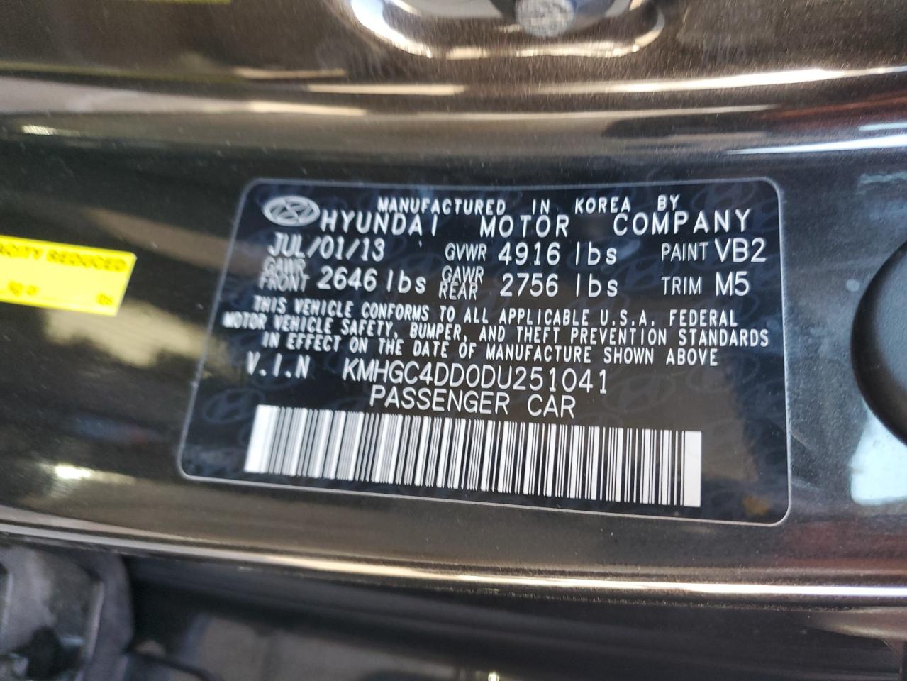 2013 Hyundai Genesis - Image 12