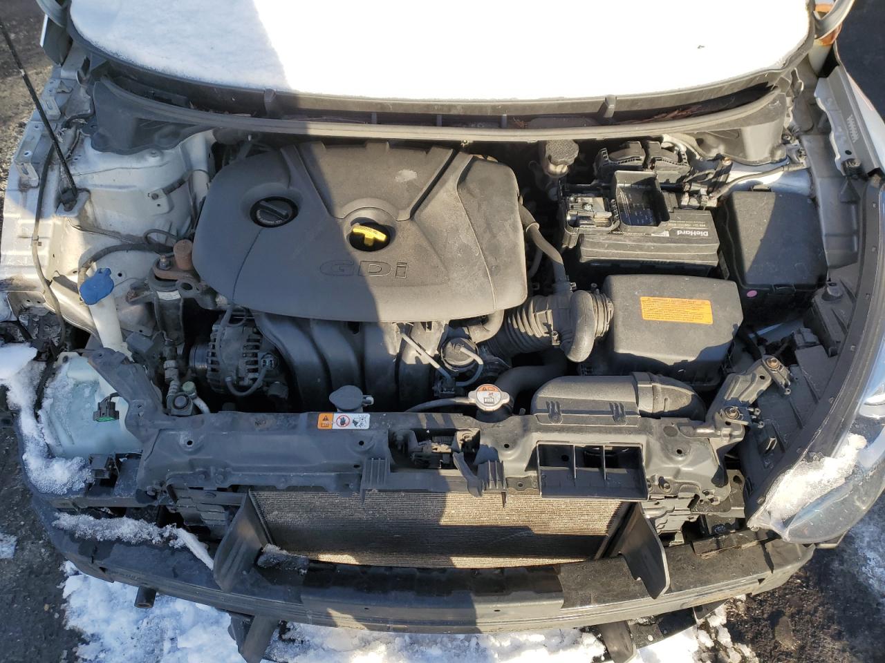 2016 Hyundai Elantra - Image 11