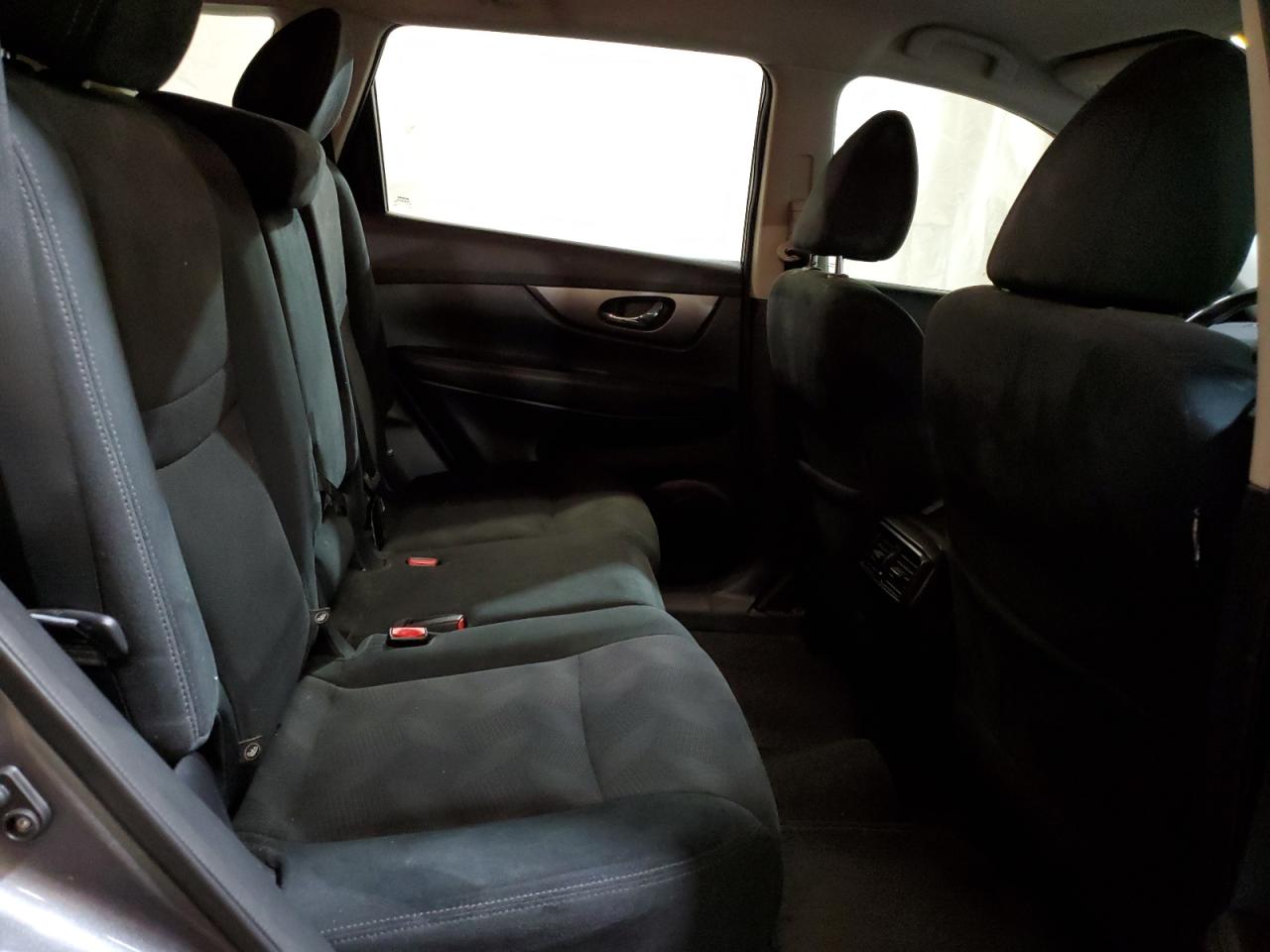 2016 Nissan Rogue - Image 11