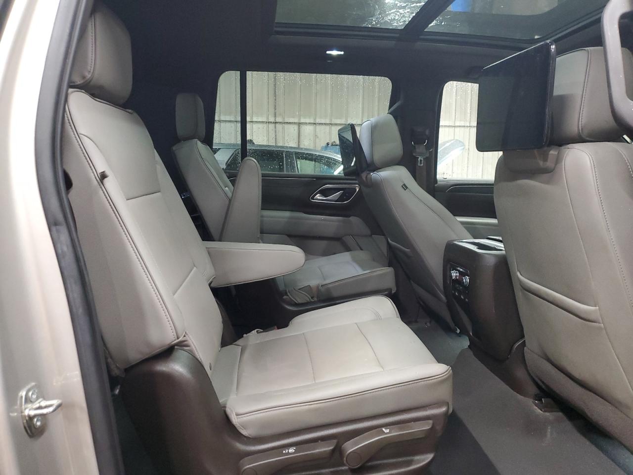 2021 GMC Yukon - Image 11