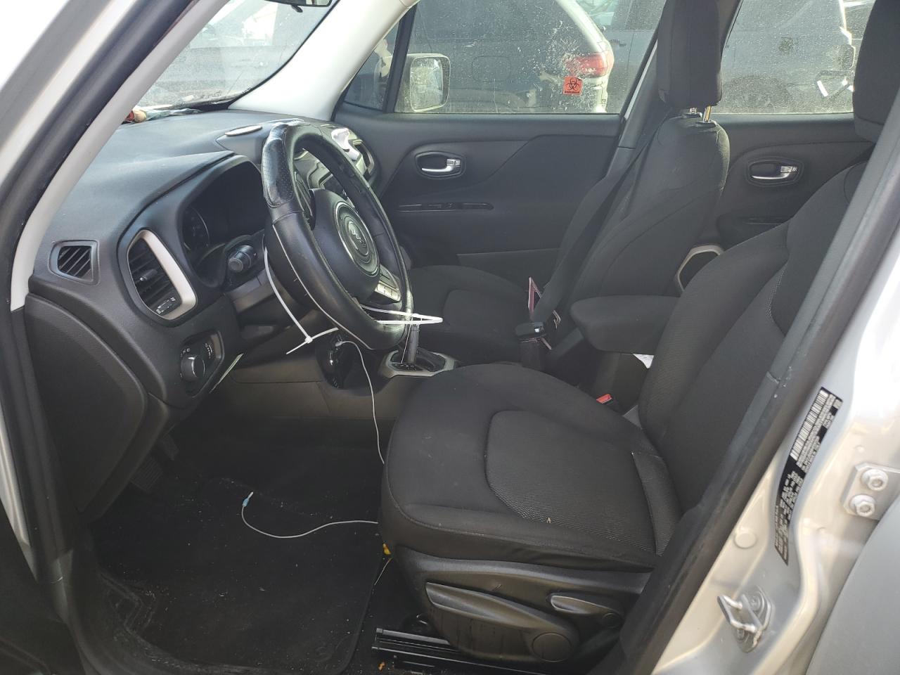2017 Jeep Renegade - Image 7