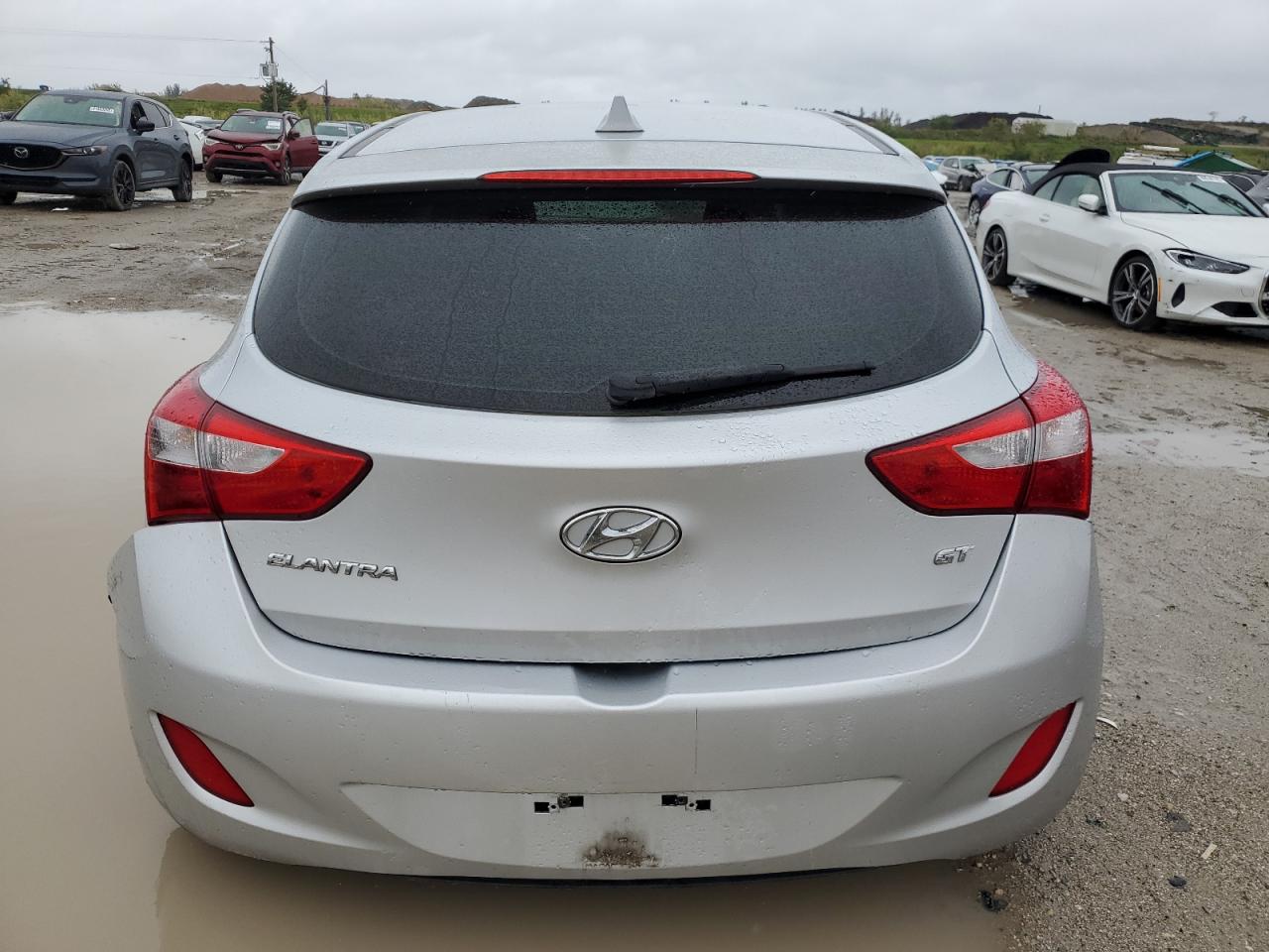 2013 Hyundai Elantra - Image 6