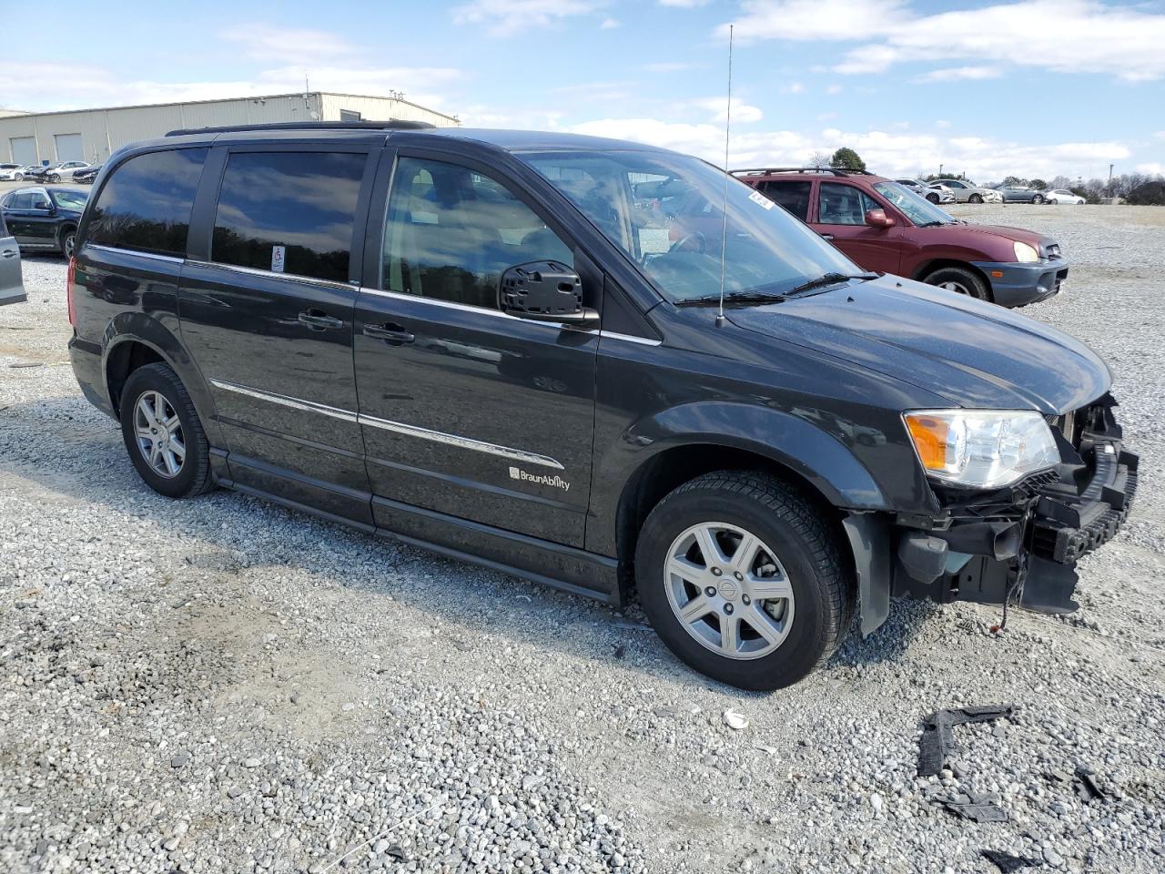 2011 Chrysler Town & Country - Image 4