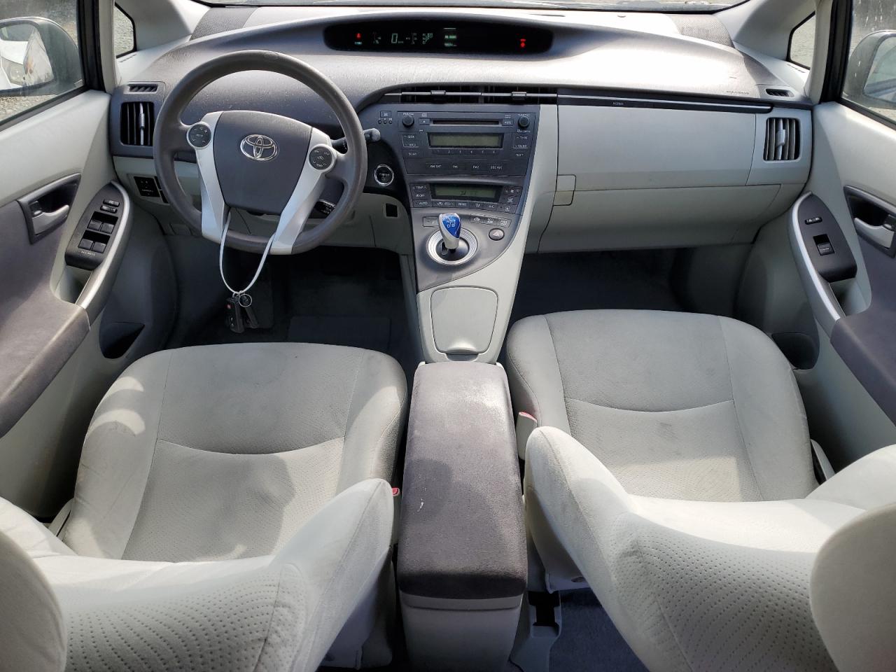 2010 Toyota Prius - Image 8