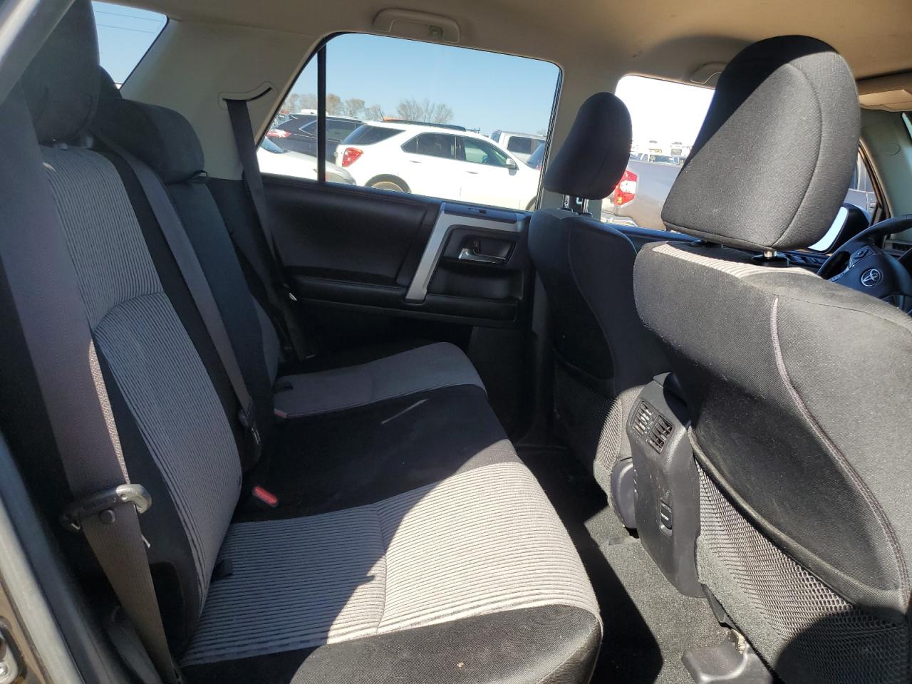 2015 Toyota 4Runner - Image 11