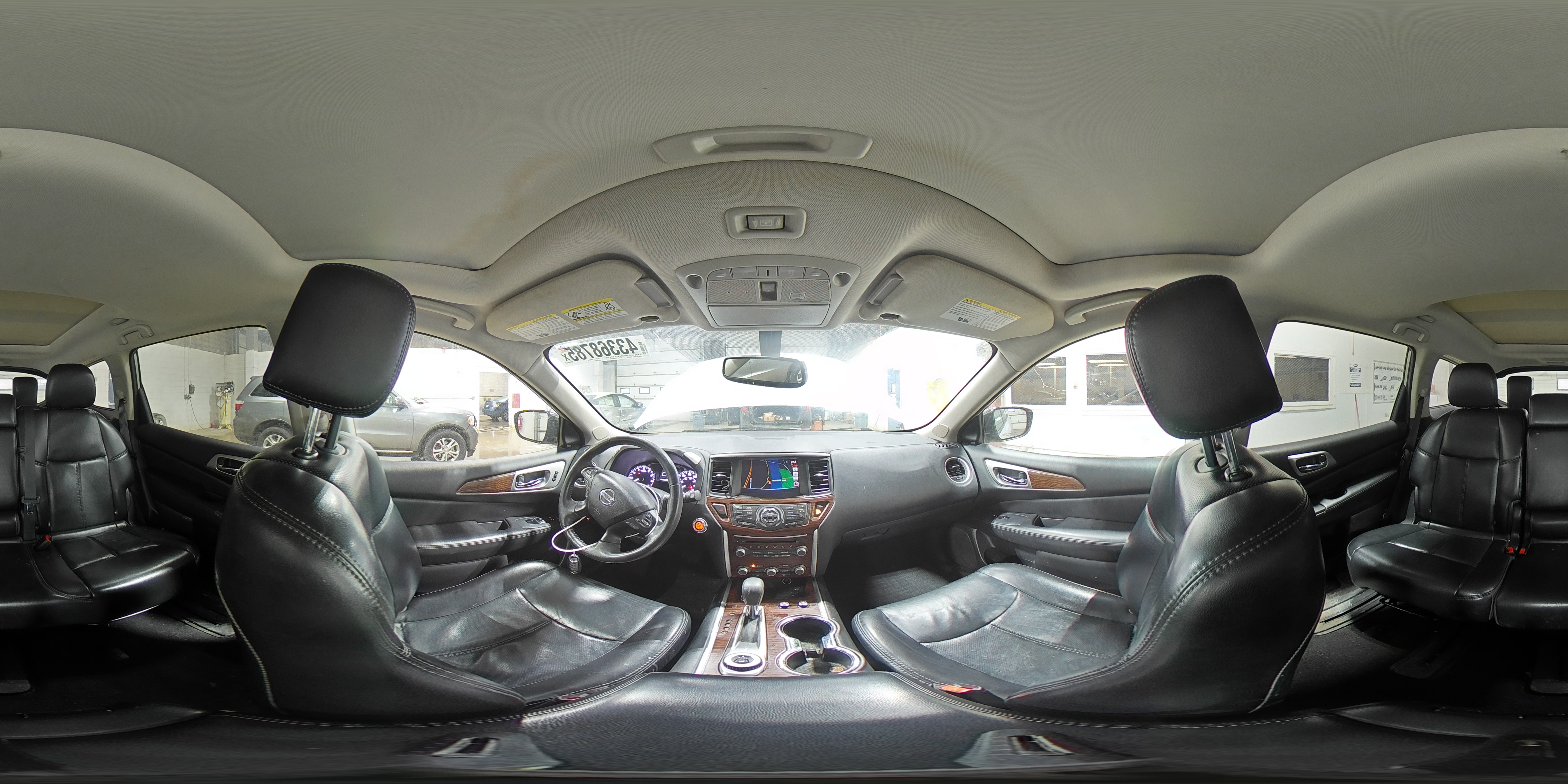 2017 Nissan Pathfinder - Image 14
