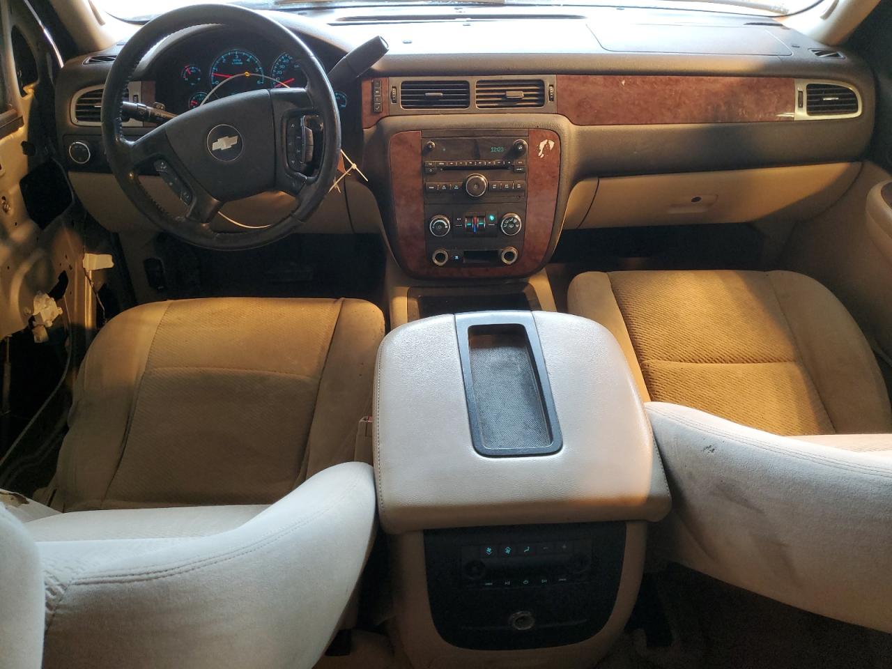 2007 Chevrolet Suburban - Image 8