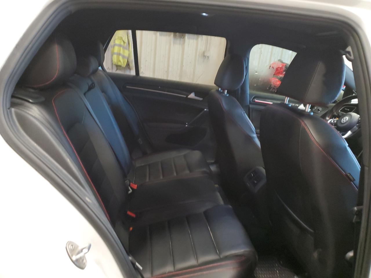 2017 Volkswagen GTI - Image 10