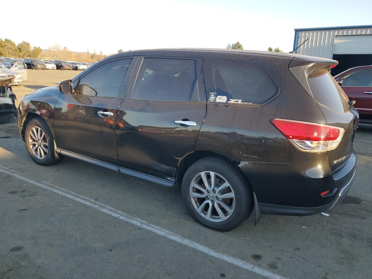 2015 Nissan Pathfinder - Image 2