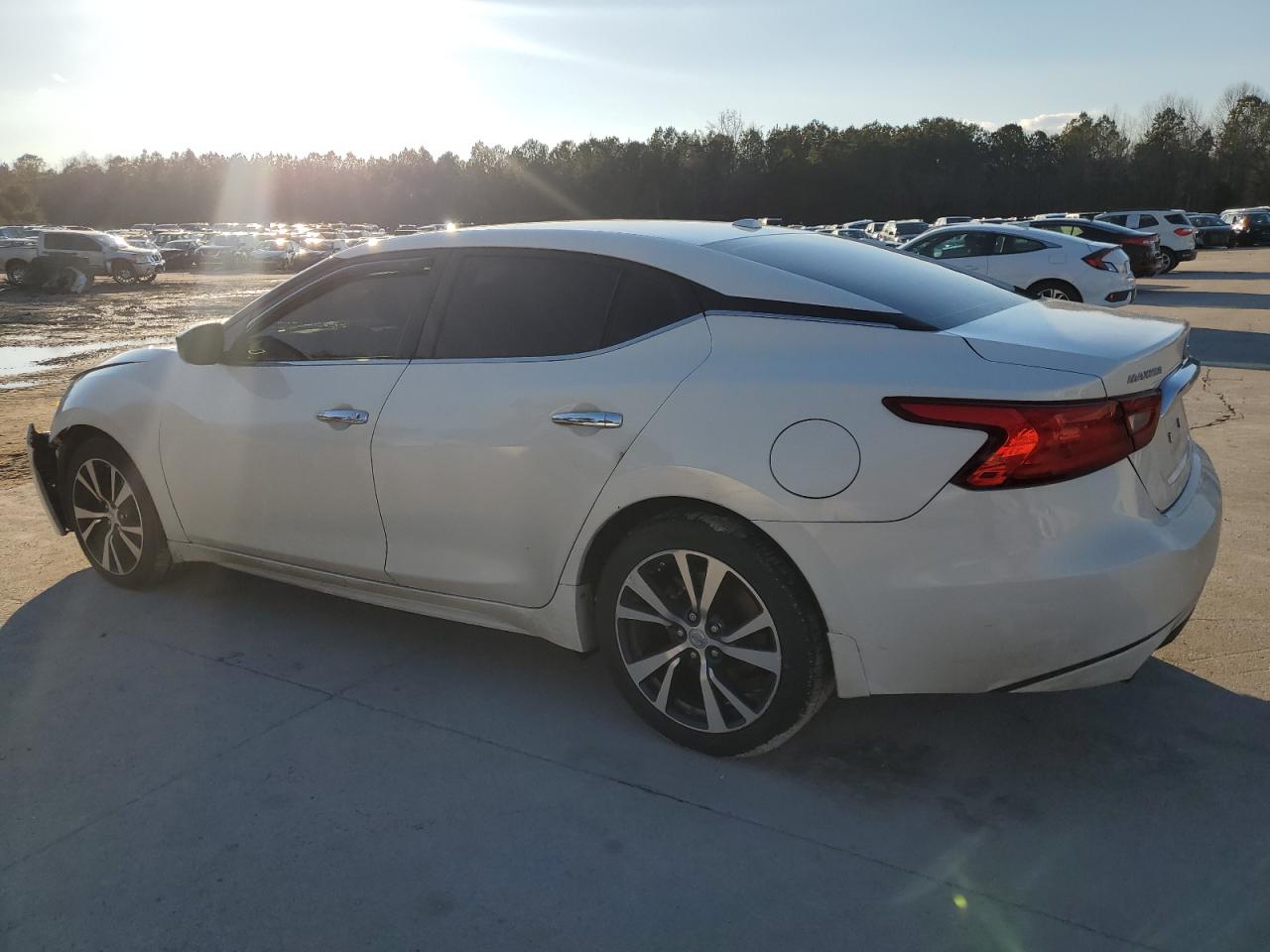 2018 Nissan Maxima - Image 2