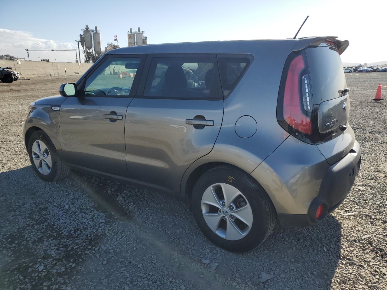 VIN KNDJN2A20G7270381 2016 KIA SOUL no.2