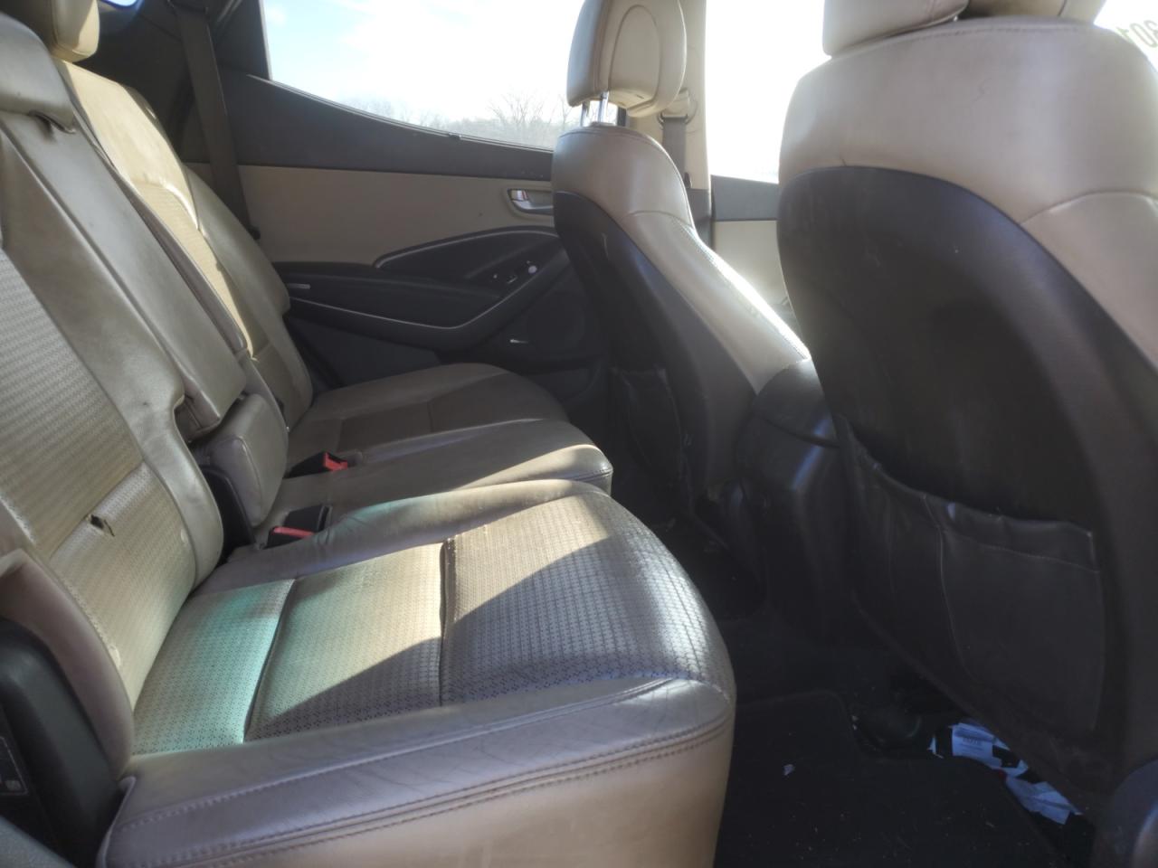 2013 Hyundai Santa Fe - Image 11