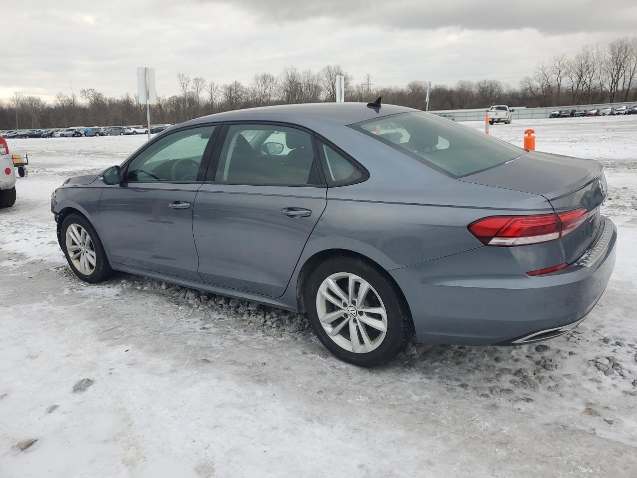 2020 Volkswagen Passat - Image 2