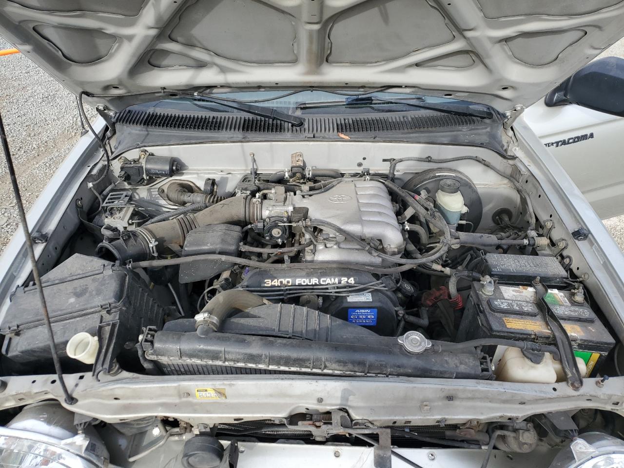 2004 Toyota Tacoma - Image 12