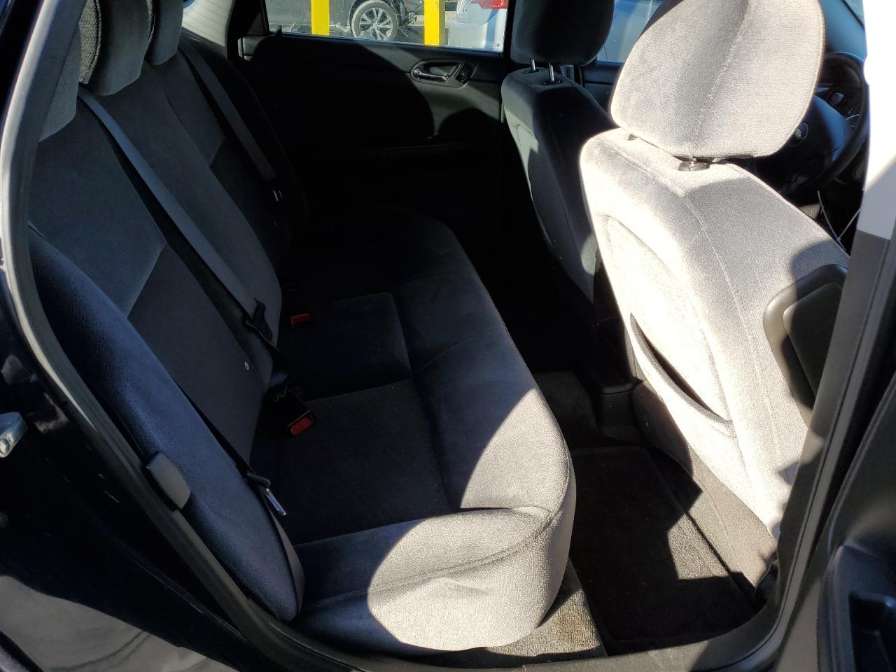 2011 Chevrolet Impala - Image 10