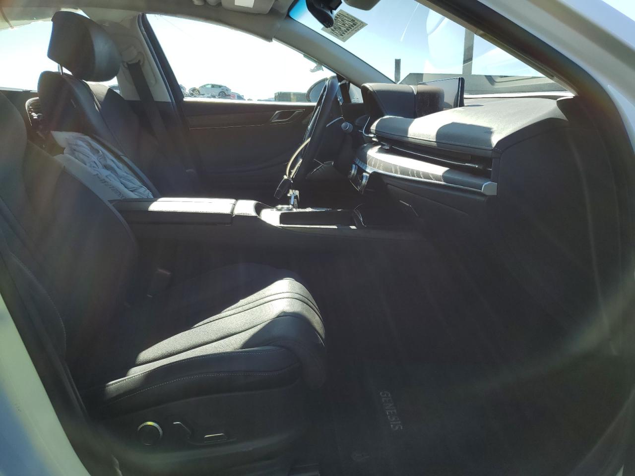 2022 Genesis G80 - Image 7