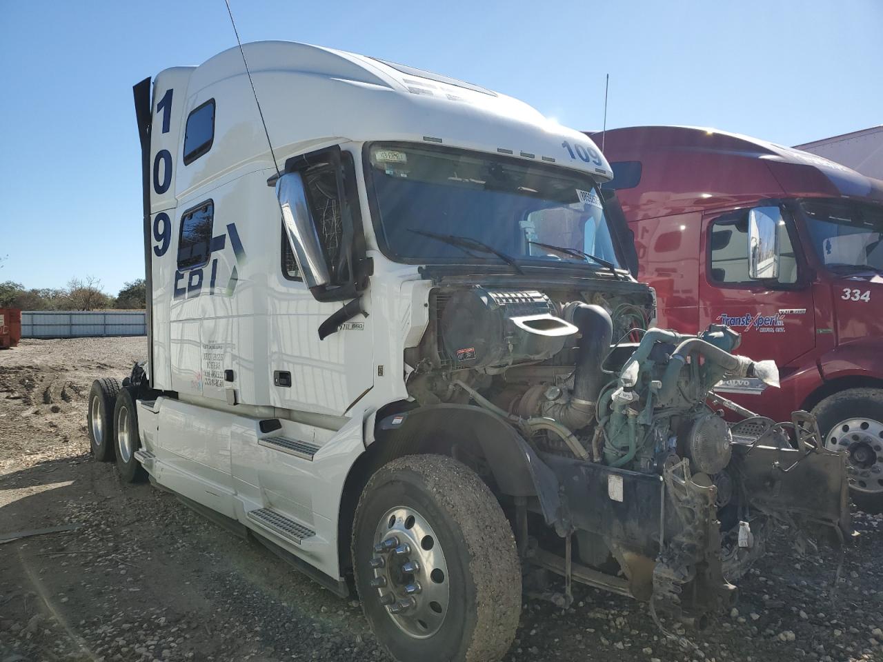 2022 Volvo Vn Vnl for Sale in Corpus Christi, TX - Front End