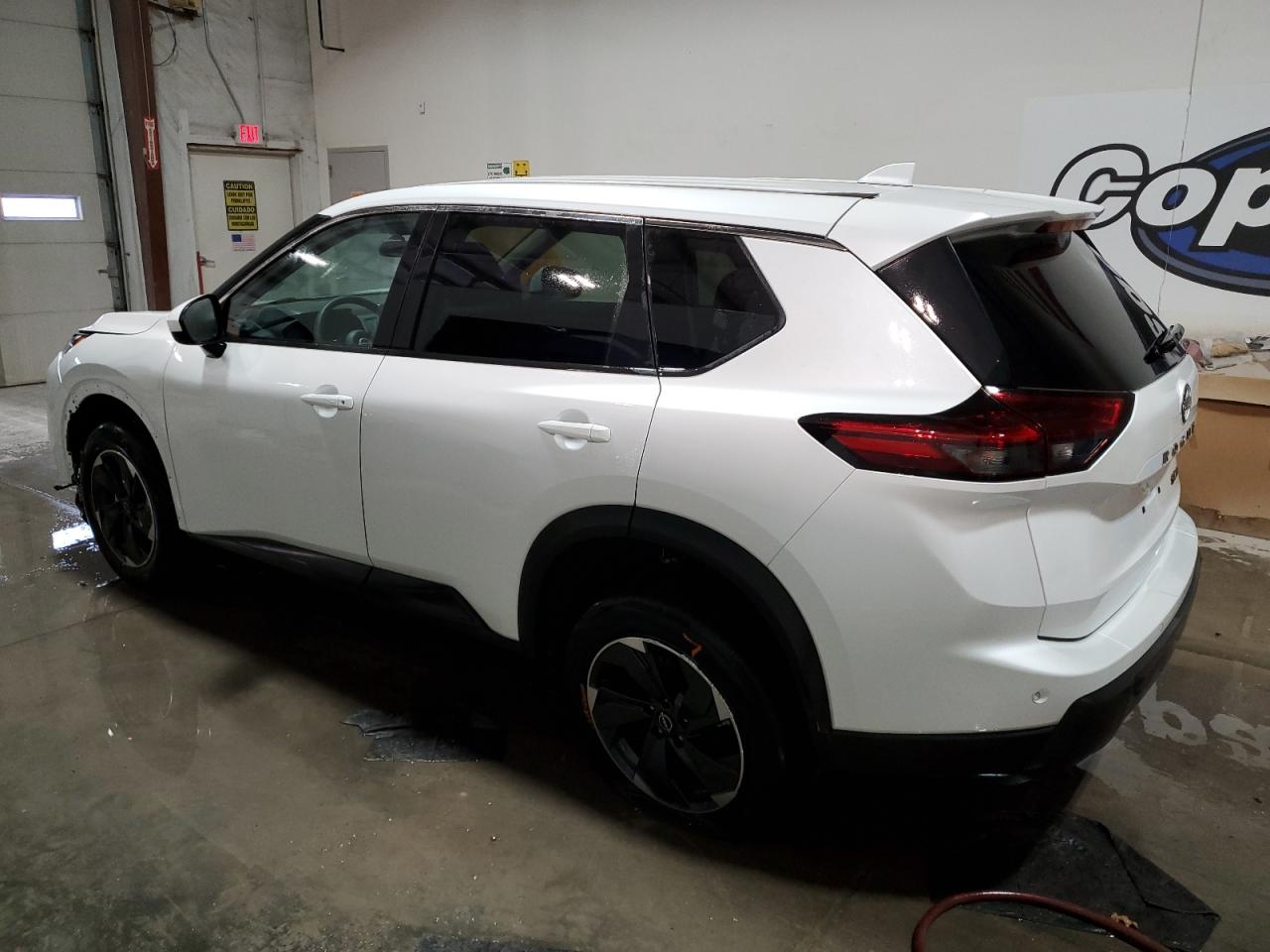 2024 Nissan Rogue - Image 2