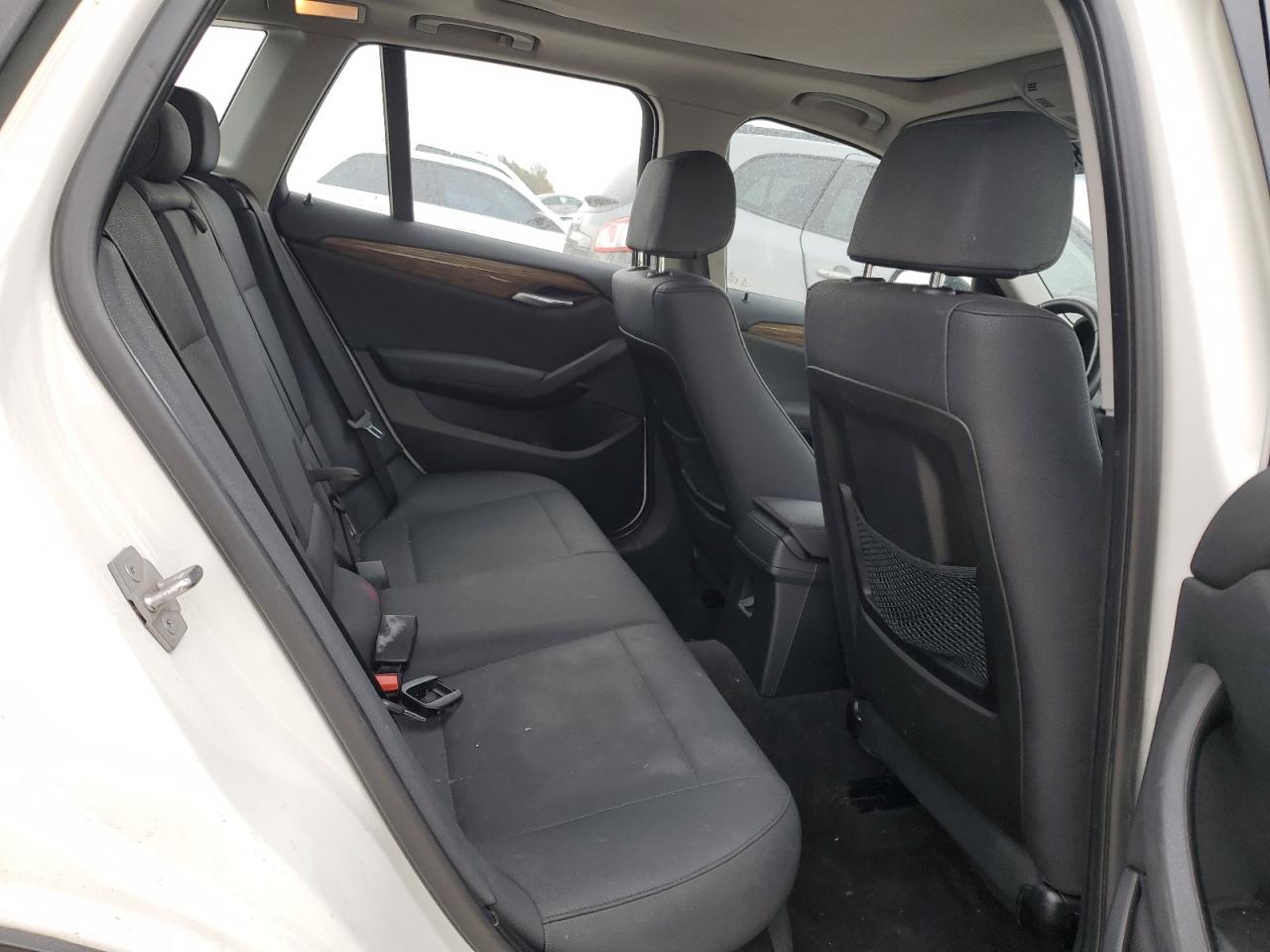 2015 BMW X1 - Image 11